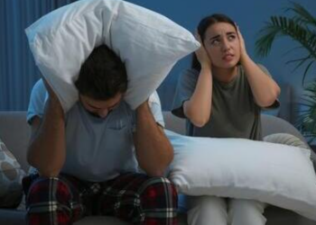 Шумні сусіди, кадр з відео