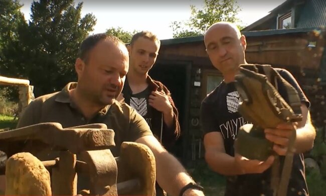 У Карпатах знайшли збитий італійский винищувач, скріншот з відео ТСН