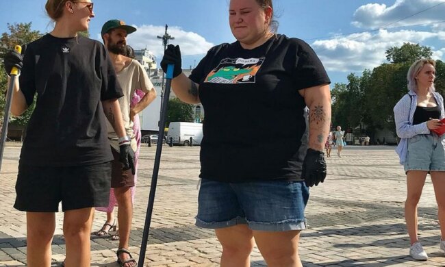Alyona Alyona знову відзначилася з прибиранням на Софіївській площі: "Похвалила саму себе"