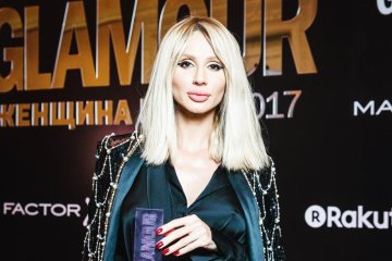 "Взбудоражила народ": голая Лобода закинула ноги прямо на стол