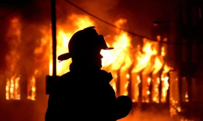 Вогонь знищив відому лікарню для тяжкохворих українців: фото