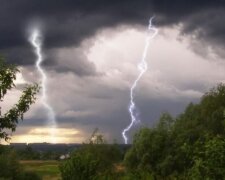 Буря в Дніпрі: жовтий рівень тривоги