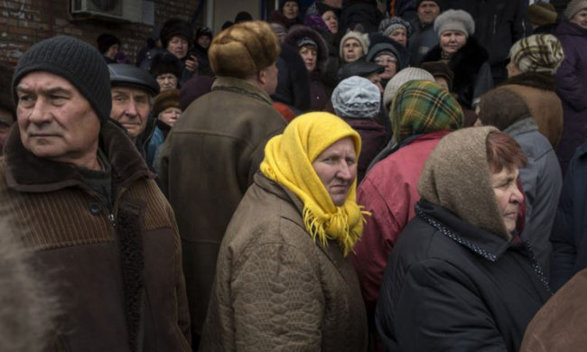 "Что за бардак?!": пенсионеры "взяли штурмом" избирательный участок, видео