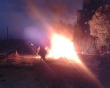 У Львові сміття спалюють прямо на вулицях