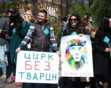 Тысячи киевлян в день цирка протестовали против издевательства над животными