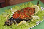 Фаршированная скумбрия с овощами, фото:uckykitchen