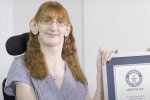 Скрин, видео YouTube самая высокая женщина в мире