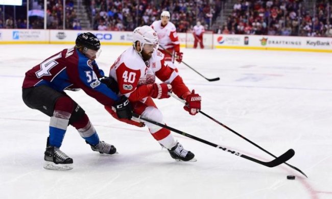 Даже пиво не пролил: шайба проверила на прочность лицо фаната НХЛ