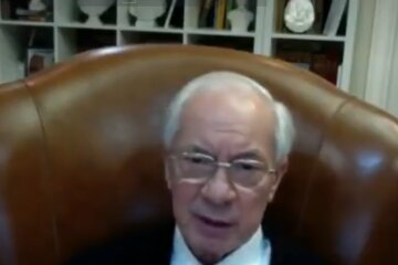 Микола Азаров, кадр з відео