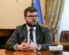 Кравцова з Укрзалізниці притиснули до стінки: хамство провідників, таргани у вагонах і Wi-Fi в Інтерсіті