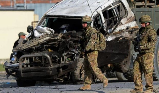 Смертник ІД підірвався в аеропорті Афганістану