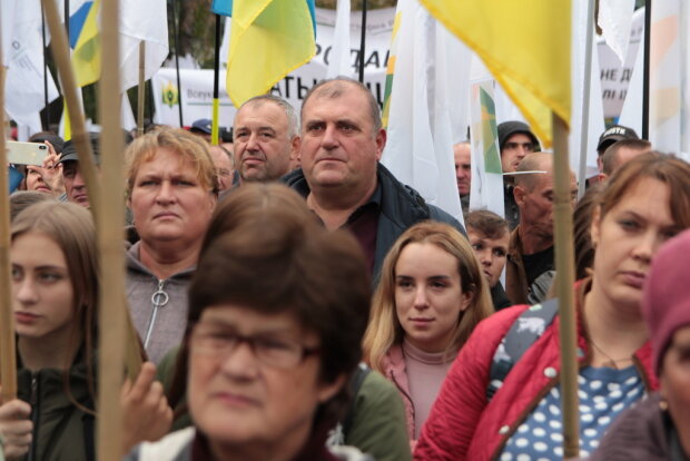 14 тисяч аграріїв мітингували під Верховною Радою проти продажу землі іноземцям