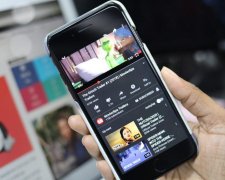 YouTube переманив власників Android на темну сторону