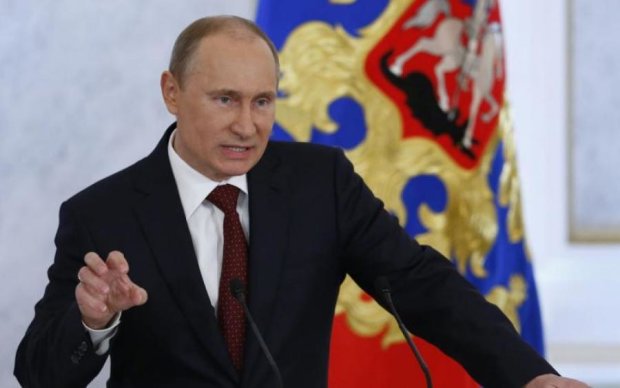 Что-то пошло не так: блогер заметил странный рост у Путина во время митинга
