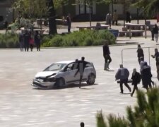 Автомобиль / скриншот из видео