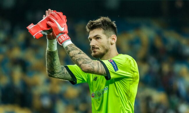 Воротар київського "Динамо" похвалився потужними зв'язками з Усиком, фото