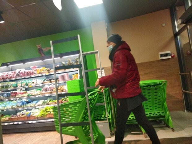 Супермаркет, цена на овощи. Фото: Znaj.ua