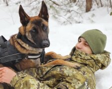 прикордонник з вівчаркою, фото з Facebook