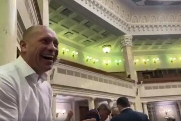 "Одні п***рам пишуть, інші повіям, кого ви сюди понабирали?!", - Ківа про "Слуг Народу"