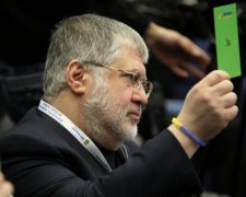 Где такое увидишь: беглый нардеп толкал авто Коломойского