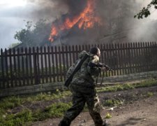 У Кримському декілька годин йде запеклий бій