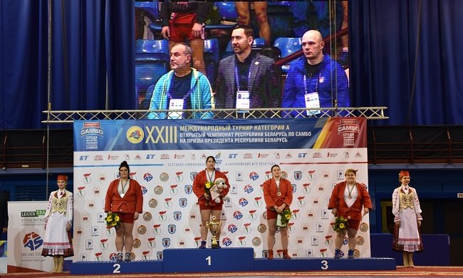 Украинцы завоевали 10 медалей на международном турнире по самбо