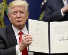 Суд отказался разблокировать указ Трампа о мигрантах