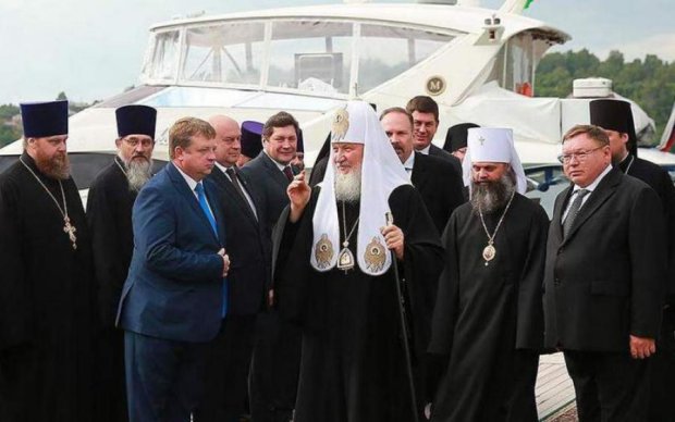 Намолил: соцсети возбудил кортеж патриарха Кирилла 