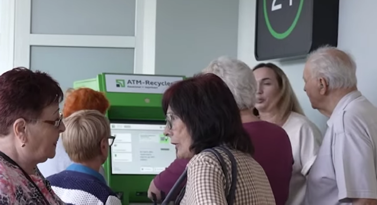 Пенсионеры. Фото: скрин youtube