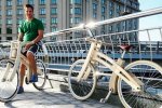 Киянин майструє велосипеди із дуба (фото)
