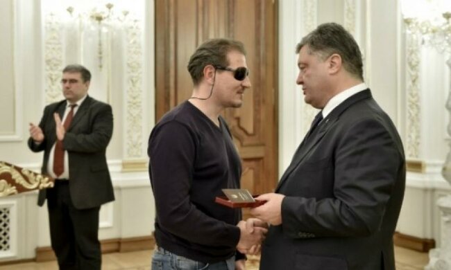 Порошенко нагородив активістів, поранених під час Євромайдану (фото)