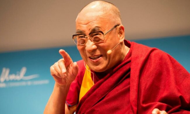 Далай-Лама виступив на англійському рок-фестивалі 