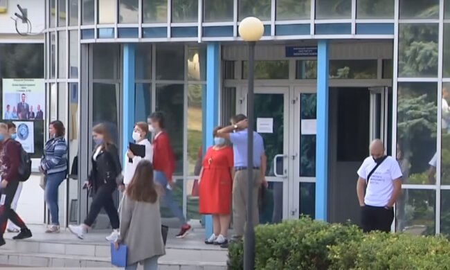 абітурієнти, скріншот з відео