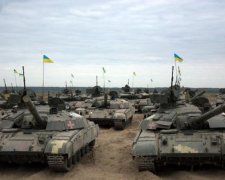 Українські танкісти провели вражаючі тренування вночі: відео