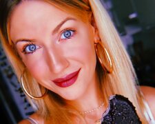 "Жіночка-вамп!": Нікітюк в саморобній сукні захопила нескінченними ніжками