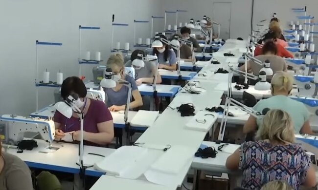 Маски, фото: ТСН