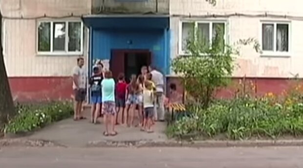 Украинка забрала маму из села и едва не потеряла семью – "Обули, одели, а она обиделась"