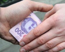 У Кривому Розі директора вишу спіймали на хабарі
