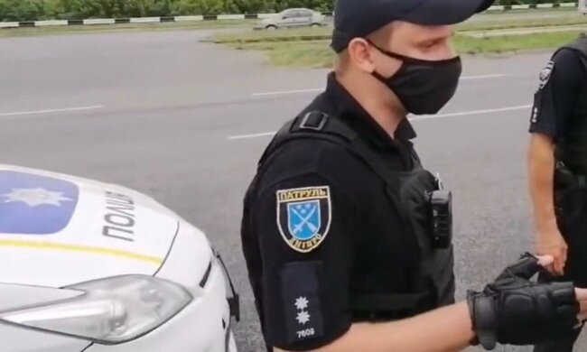 Під Дніпром родичі кинули дворічного малюка під дверима притулку і втекли - серце не здригнулося
