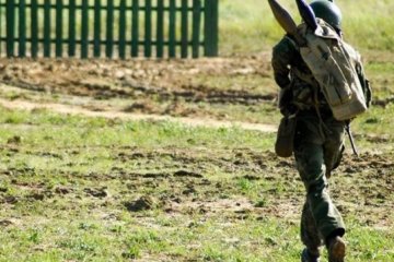 Правоохранители задержали вооруженного дезертира