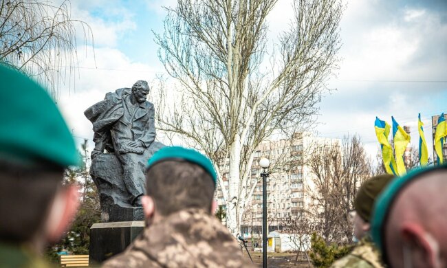 морпехи почтили память Т. Шевченко, фото: штаб ООС