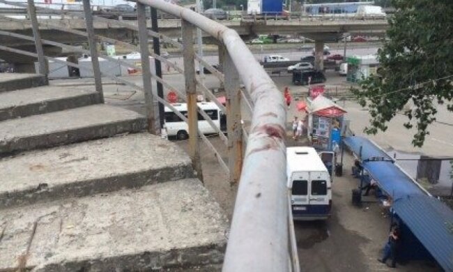 На "Видубичах" знайшли дівчину з простреленою головою