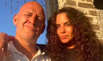 Каменських в халатику показала, як розважала Потапа на відпочинку: "Світяться від щастя"