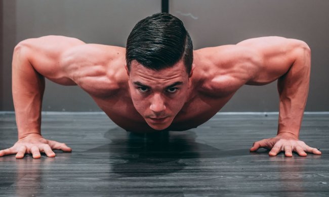 Впав — віджався: медики запропонували чоловічу зарядку для серця