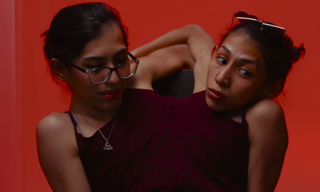 Люпита и Кармен Андрере, кадр из интервью