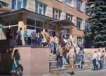 Абітурієнти. Скрін, відео YouTube