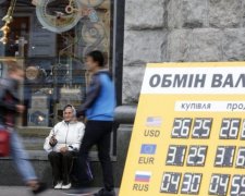 Курс валют на 5 апреля: доллар и евро не перестают удивлять
