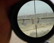 Снайперы террористов обстреливают наши позиции по всей линии фронта