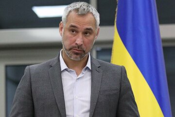 Начал Новый год с зачистки: Рябошапка внезапно уволил главного военного прокурора