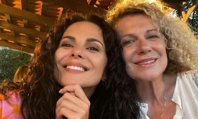 Настя Каменских с мамой, фото: Instagram